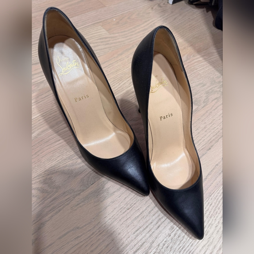 Elegant Black Leather Women's Heels - Picture 4 of 9